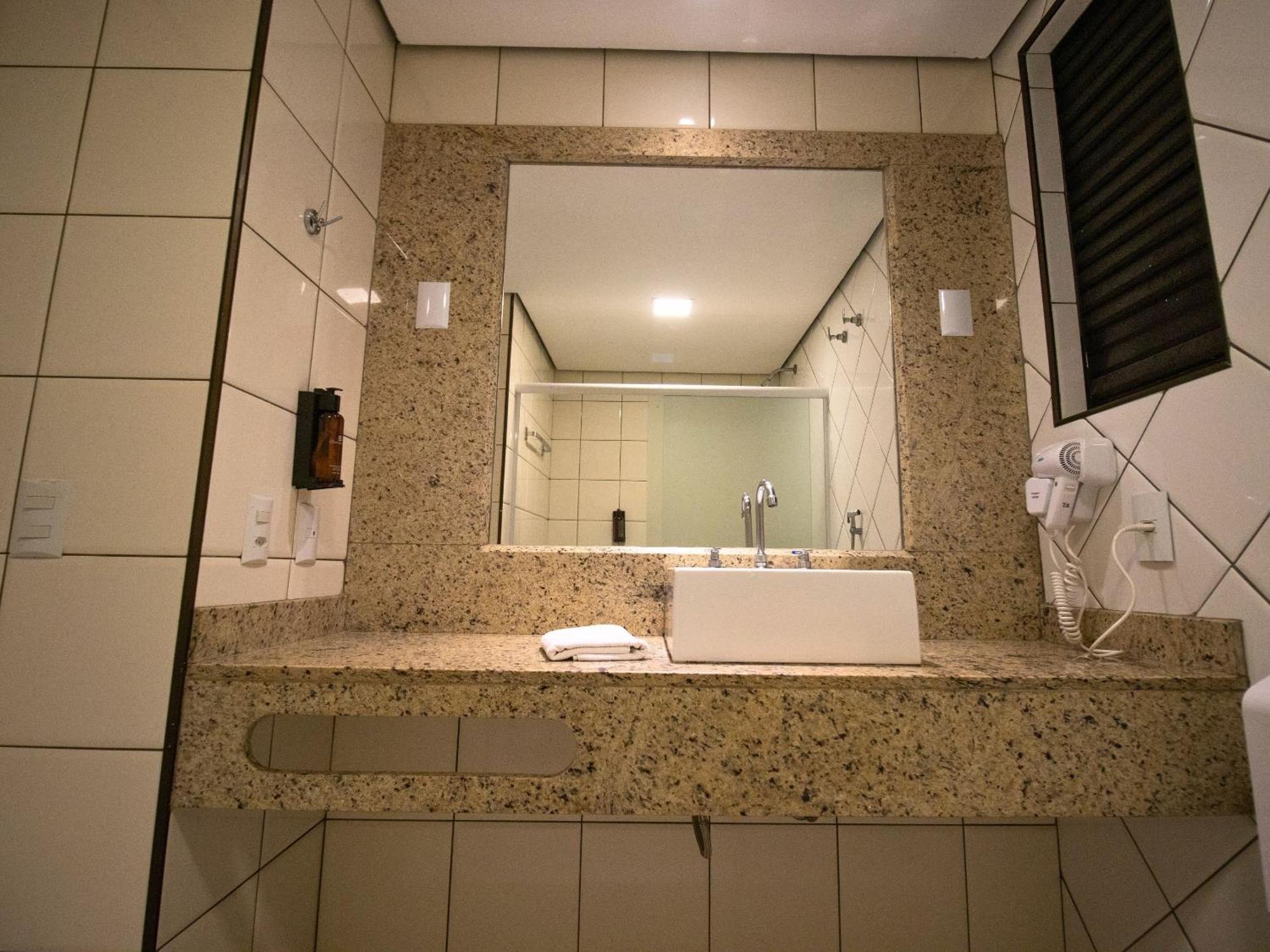 Family Room,1669821181:JPEG
